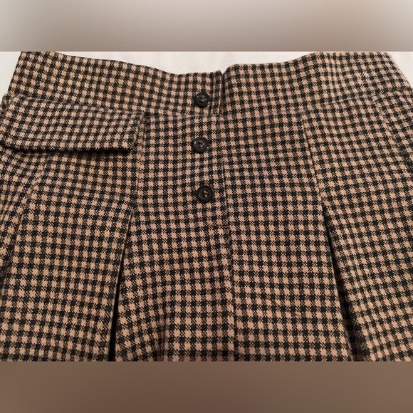 Zara skirt. Barely used it for my daughter. Excellent condition. - Picture 3 of 3